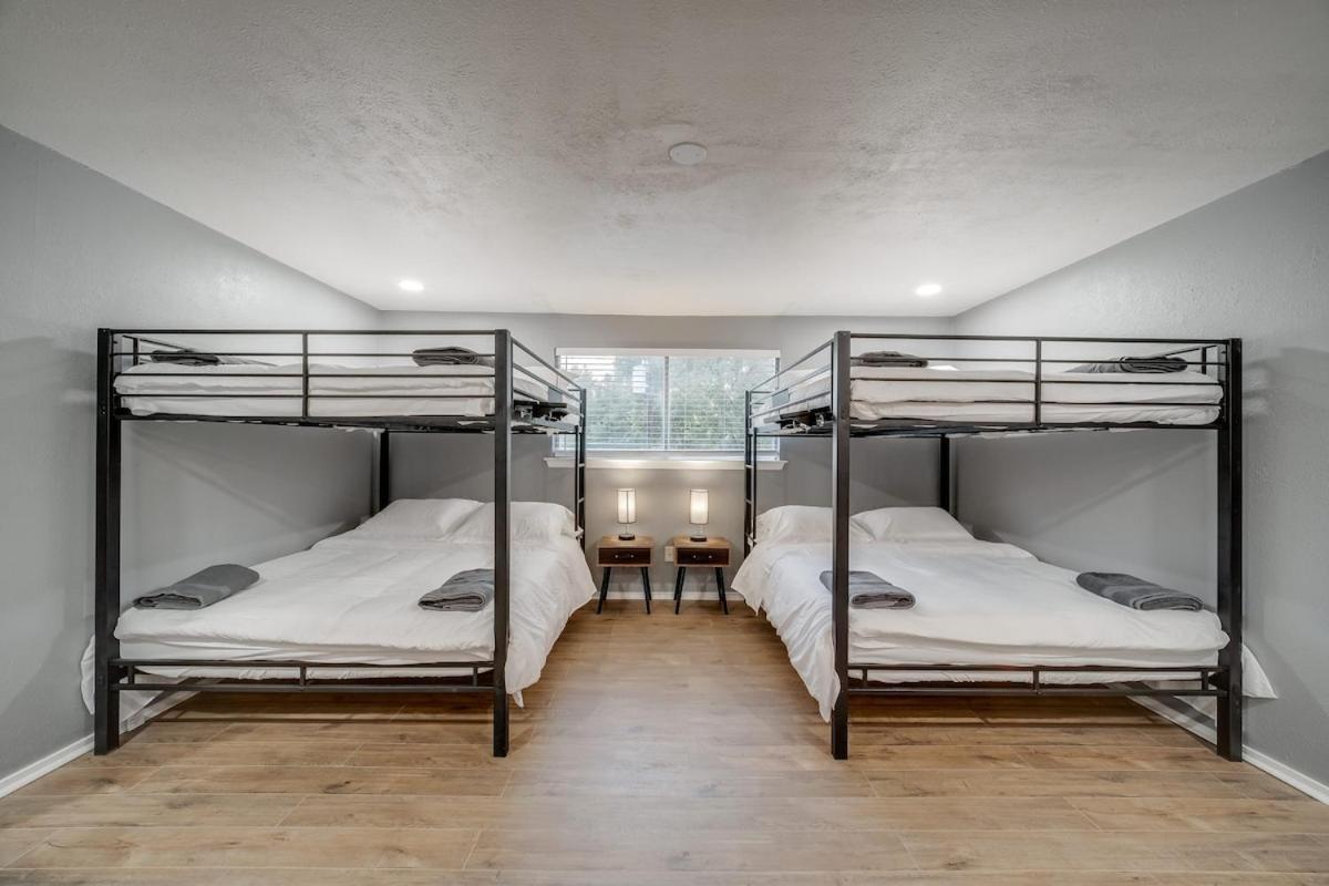 Stunning 5Br 2Ba Holiday Home With Private Pool And Cinema Dallas Zewnętrze zdjęcie